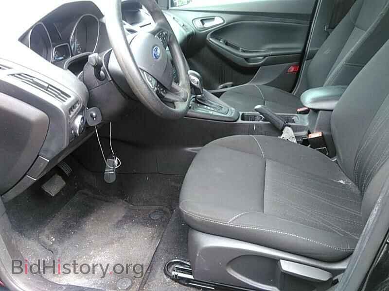 2017 Ford Focus - VIN: 1FADP3F26HL243934 - Фото 3