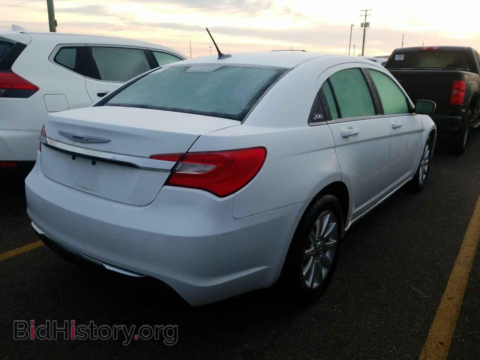 2013 Chrysler 200 - VIN: 1C3CCBBB1DN514113 - Photo 2