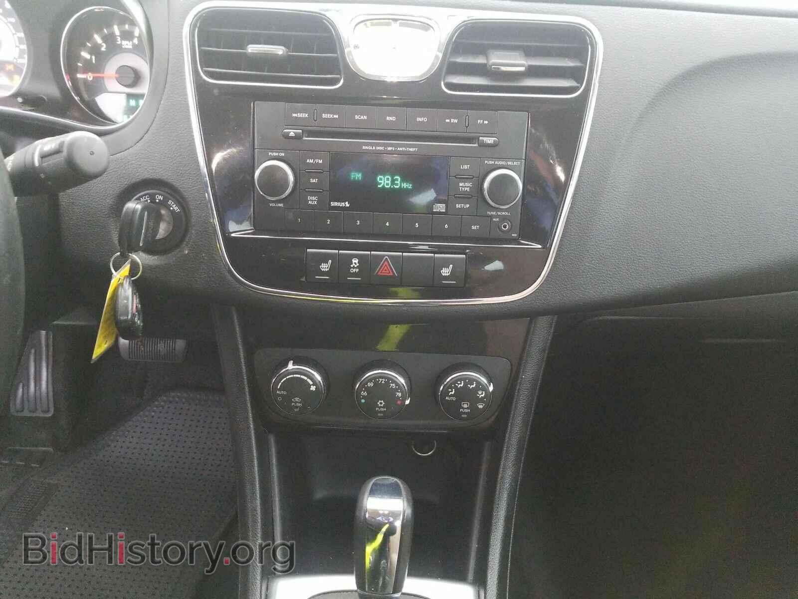 2013 Chrysler 200 - VIN: 1C3CCBBB1DN514113 - Photo 4