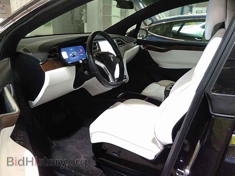 2017 Tesla Model X - VIN: 5YJXCDE20HF035447 - Photo 3