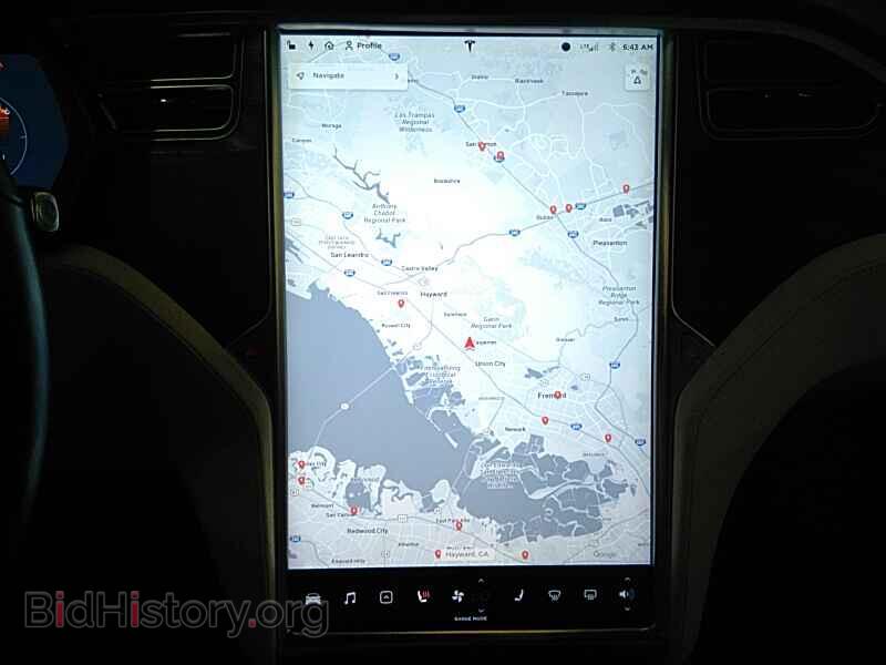 2017 Tesla Model X - VIN: 5YJXCDE20HF035447 - Photo 4