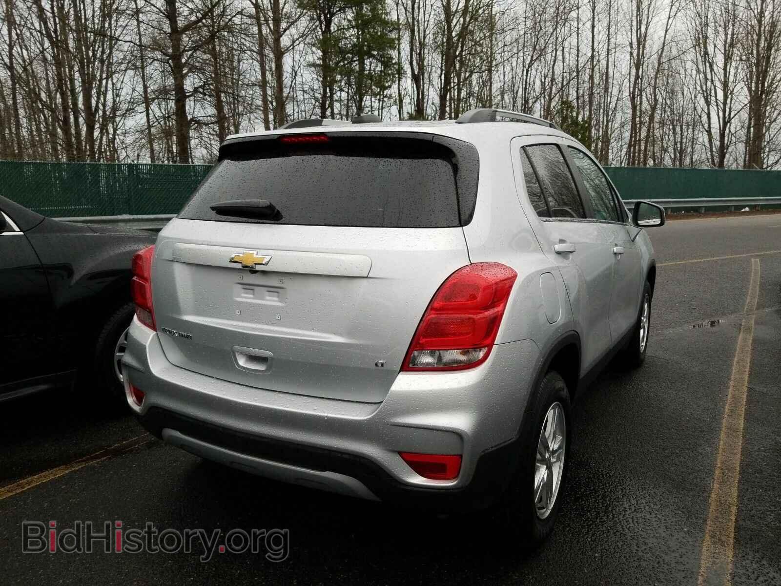 2017 Chevrolet Trax - VIN: 3GNCJPSB3HL208381 - Фото 2