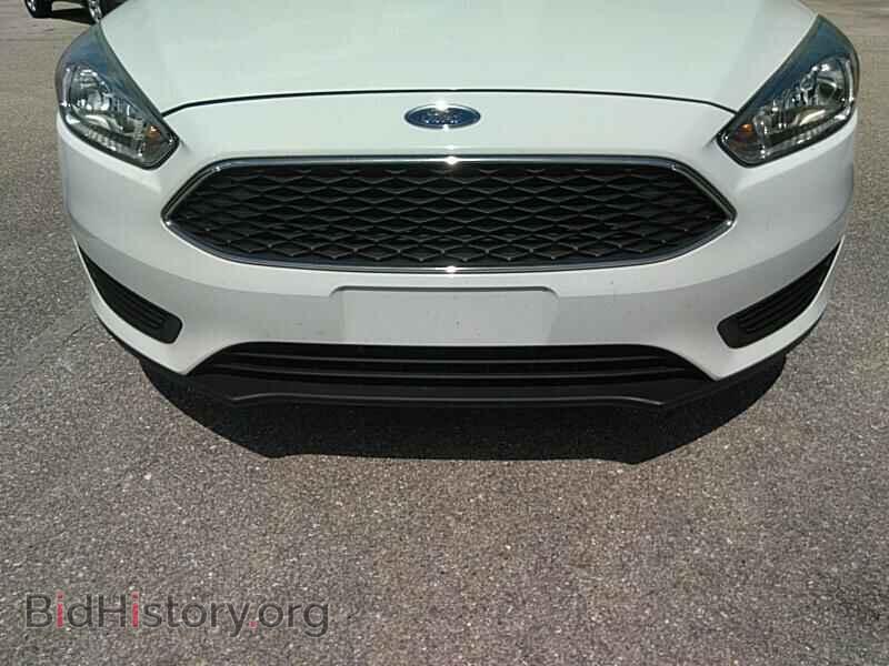 2016 Ford Focus - VIN: 1FADP3F2XGL304698 - Photo 9