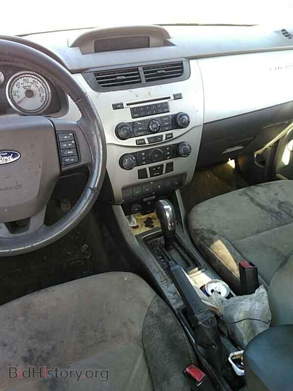 2011 Ford Focus - VIN: 1FAHP3GN0BW136880 - Фото 4