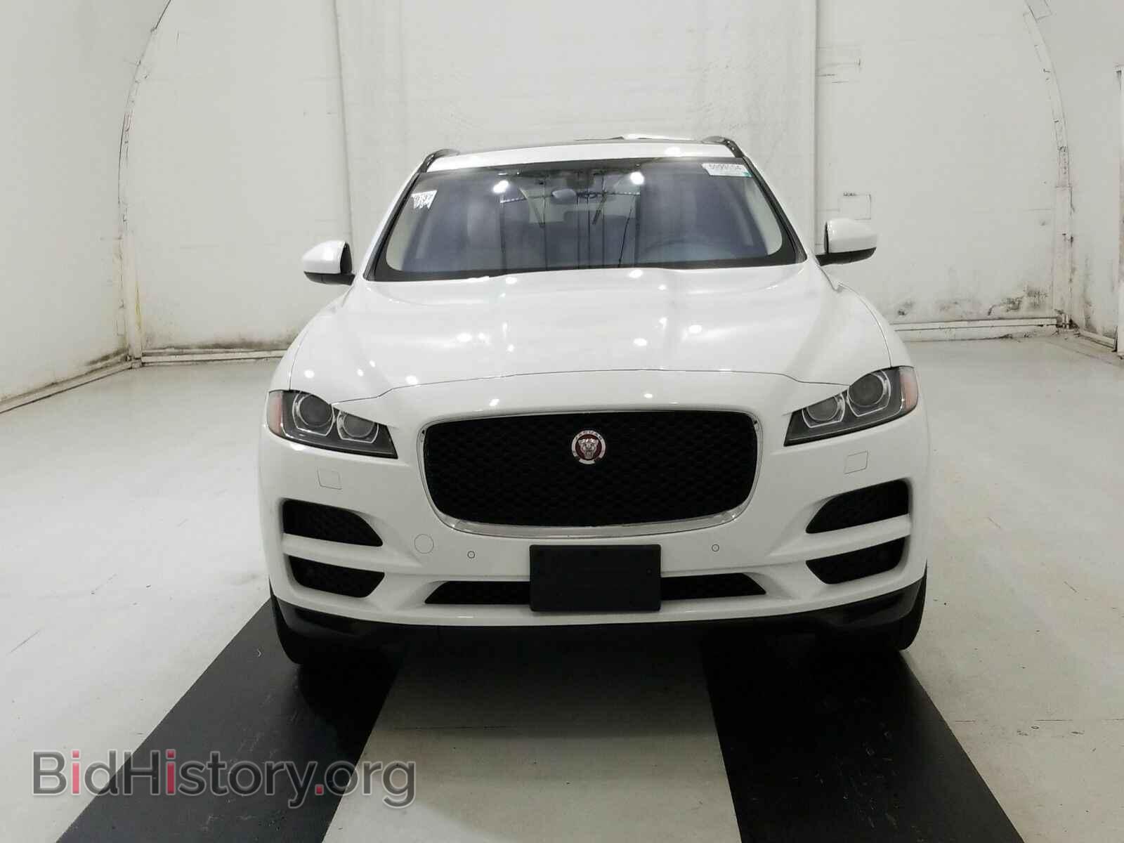 2017 Jaguar F-PACE - VIN: SADCJ2BV3HA895637 - Фото 2