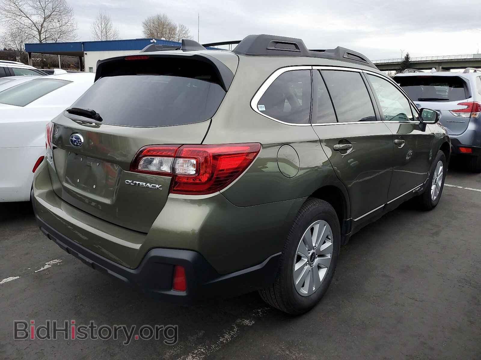 2019 Subaru Outback - VIN: 4S4BSAFC8K3310954 - Фото 2