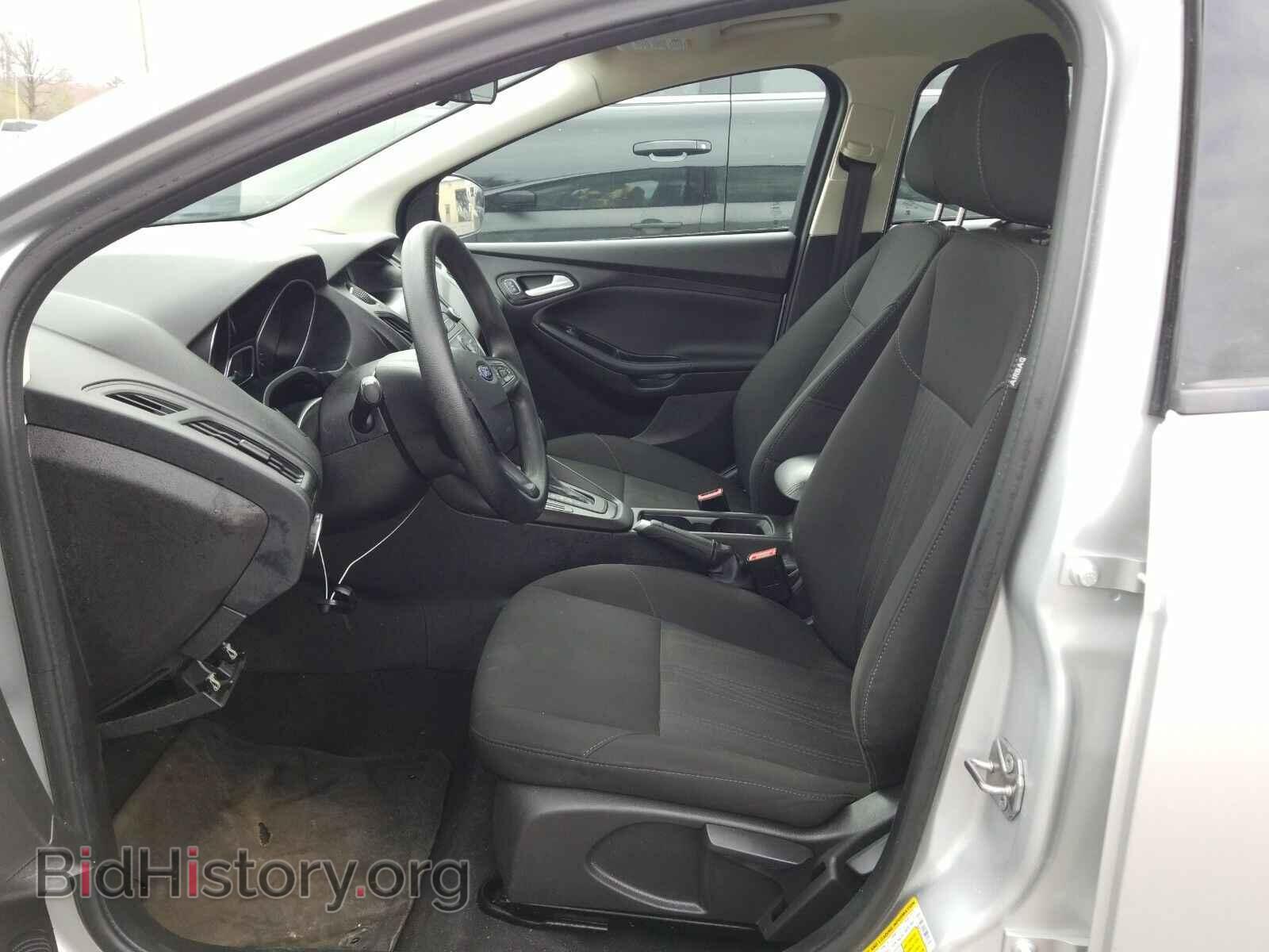 2018 Ford Focus - VIN: 1FADP3F29JL212828 - Photo 3