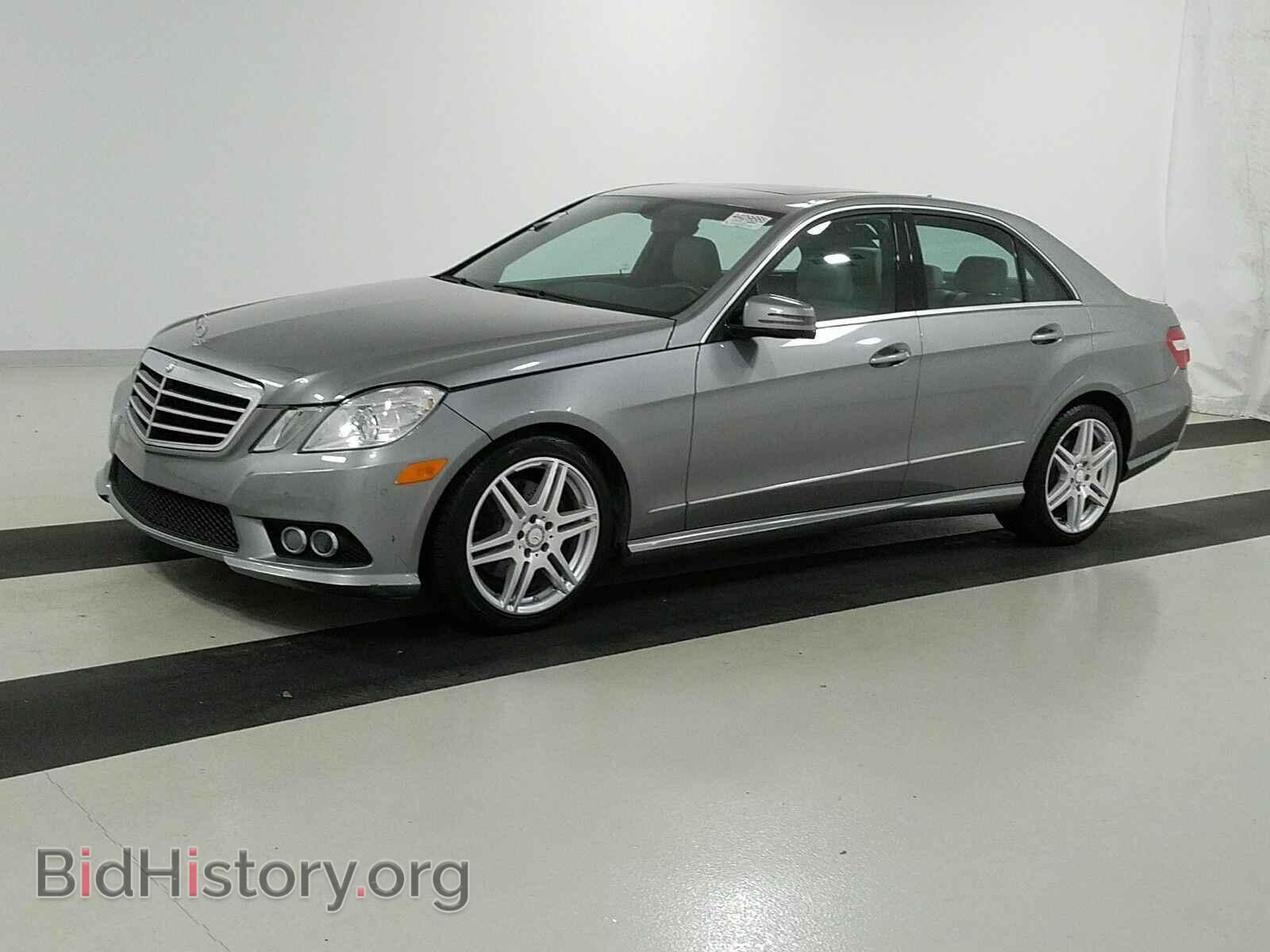 Photo WDDHF5GB8AA219859 - Mercedes-Benz E-Class 2010