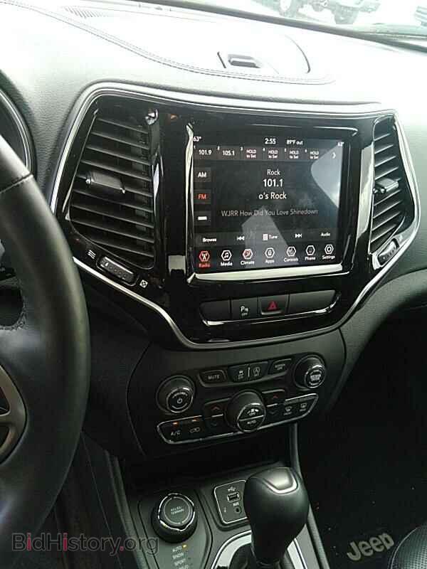 2019 Jeep Cherokee - VIN: 1C4PJMDX0KD166301 - Фото 4
