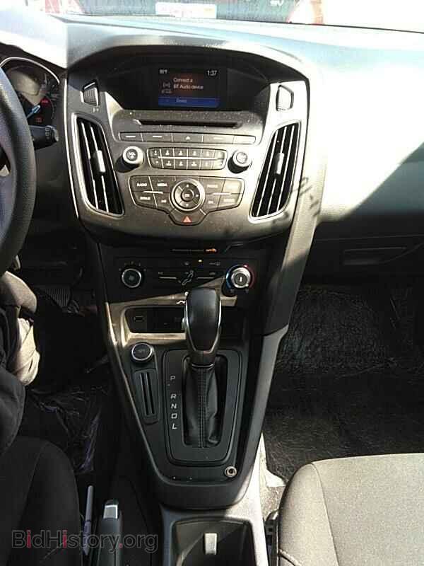 2017 Ford Focus - VIN: 1FADP3K21HL285787 - Фото 4
