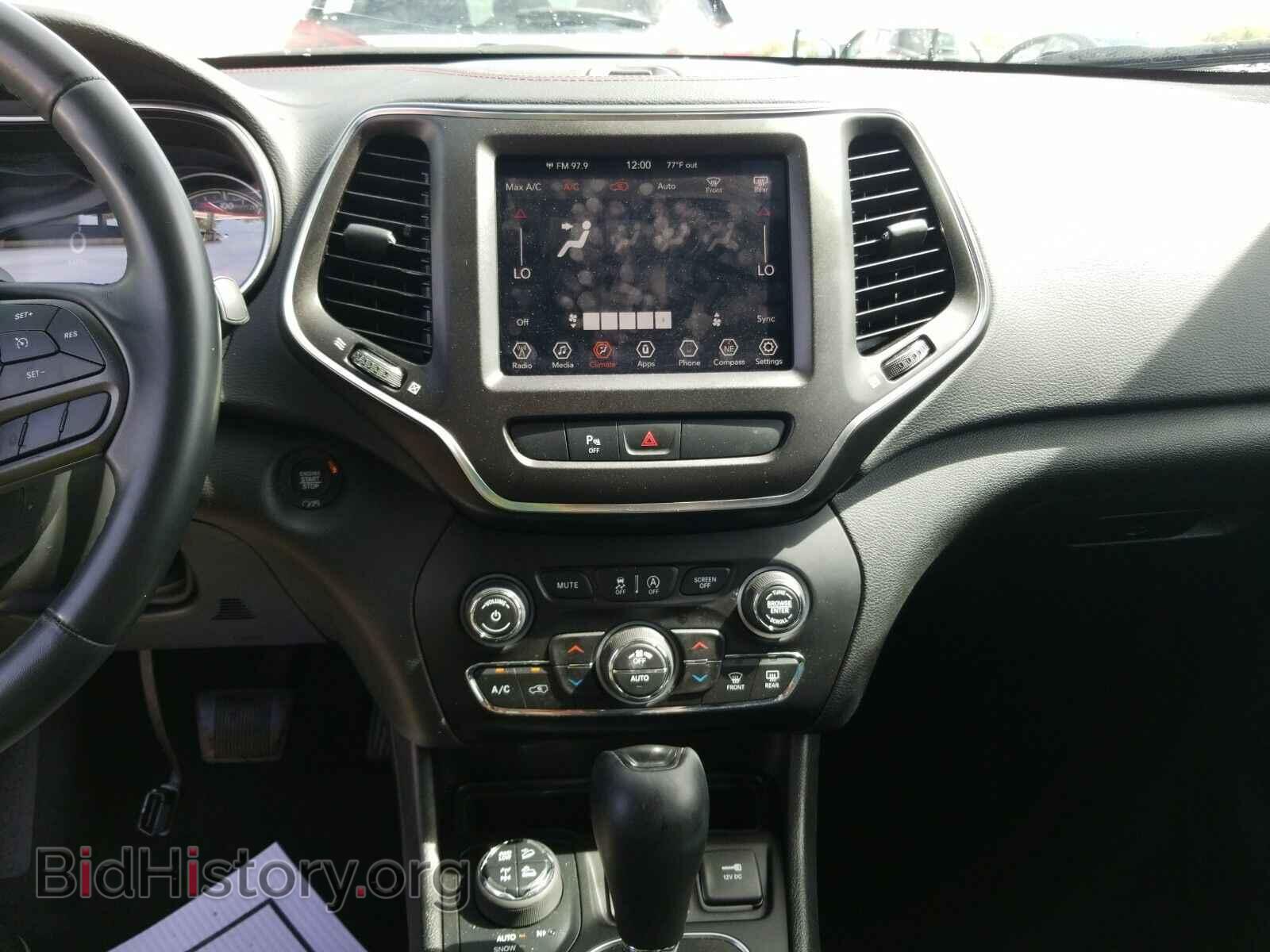 2019 Jeep Cherokee - VIN: 1C4PJMBX8KD301737 - Photo 4