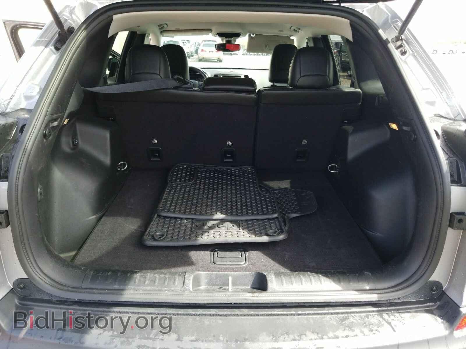 2019 Jeep Cherokee - VIN: 1C4PJMBX8KD301737 - Photo 7