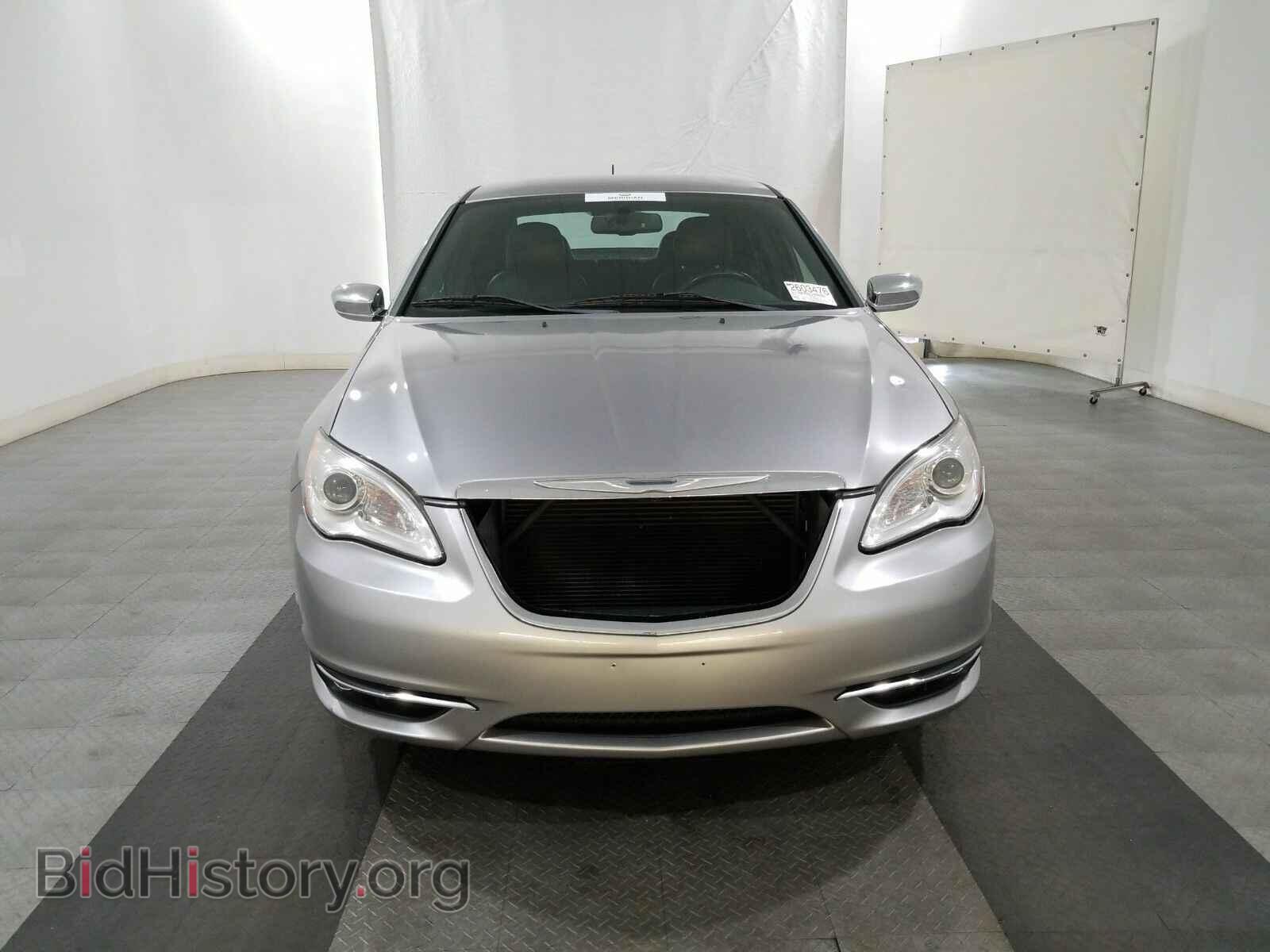 2013 Chrysler 200 - VIN: 1C3CCBCG4DN528758 - Фото 2
