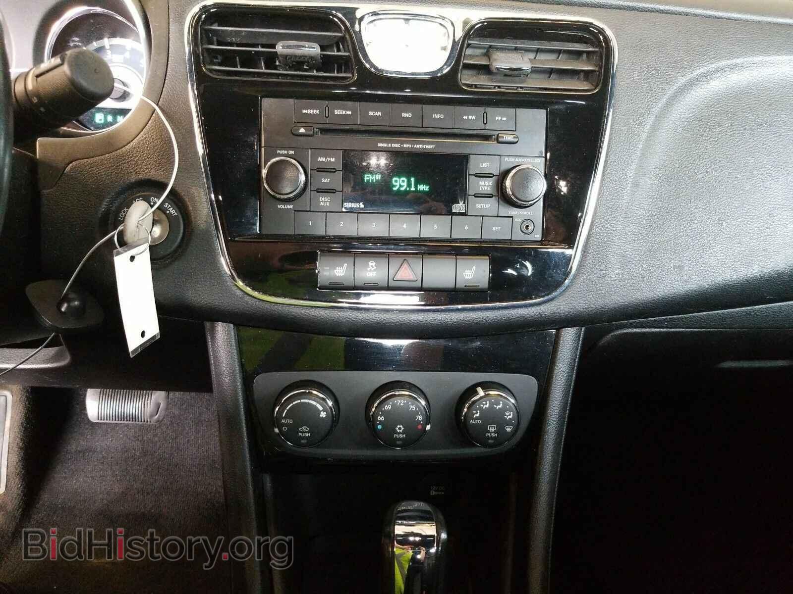 2013 Chrysler 200 - VIN: 1C3CCBCG4DN528758 - Фото 11