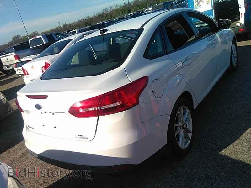 2016 Ford Focus - VIN: 1FADP3F27GL204476 - Photo 2