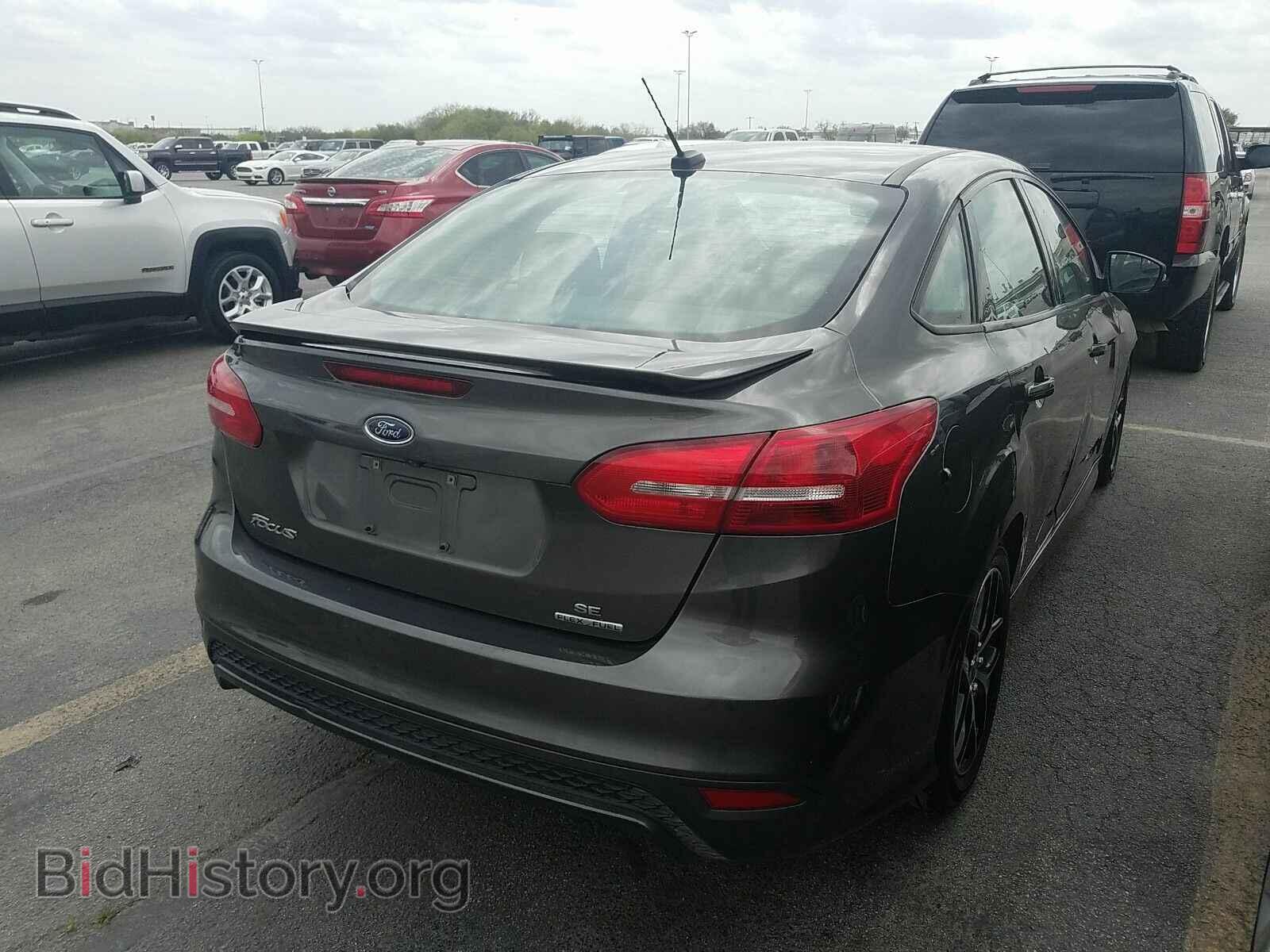 2016 Ford Focus - VIN: 1FADP3F26GL267519 - Фото 2