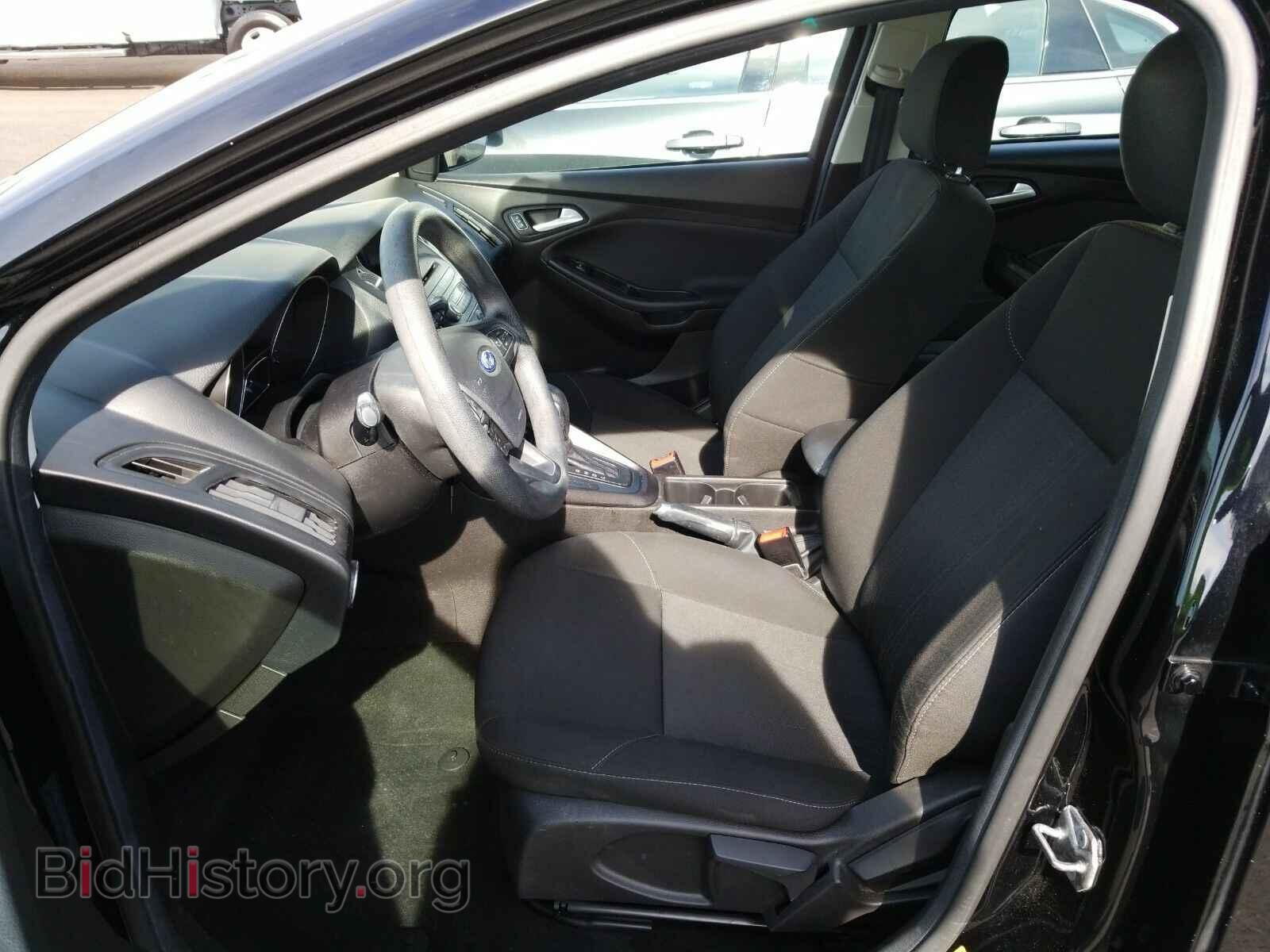 2017 Ford Focus - VIN: 1FADP3F21HL215393 - Фото 3