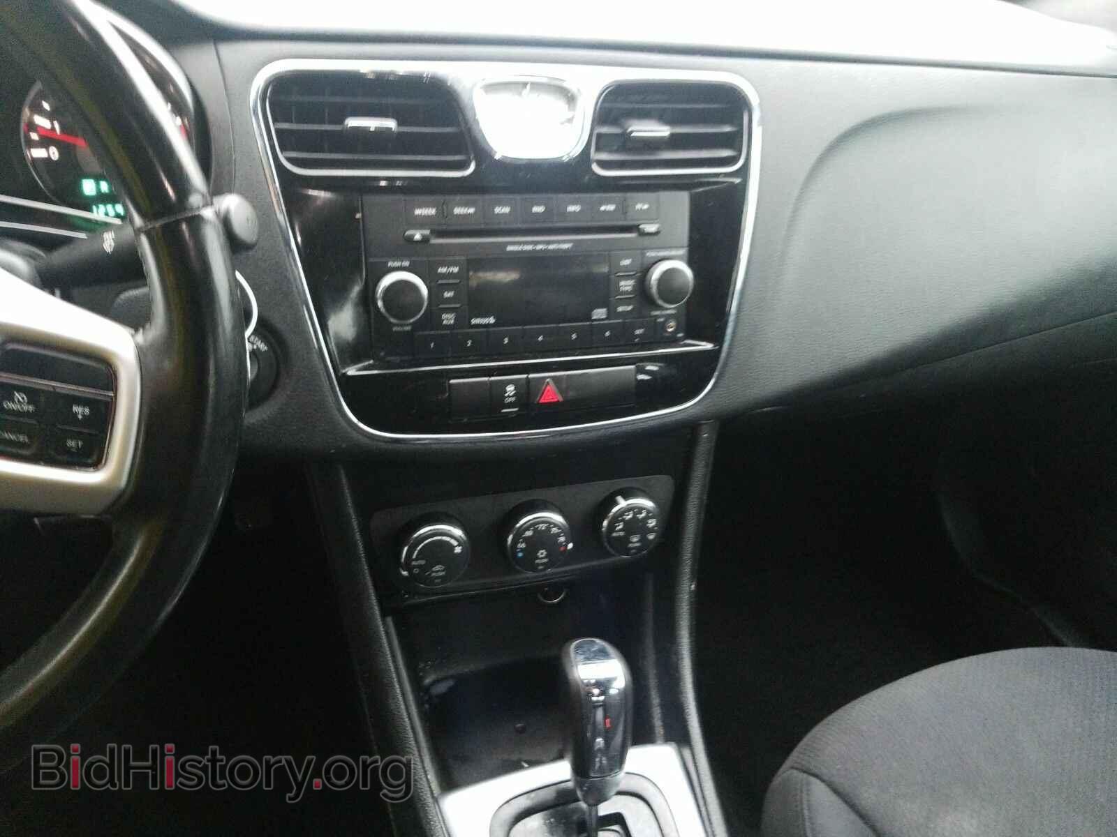 2013 Chrysler 200 - VIN: 1C3CCBBB4DN666323 - Photo 4