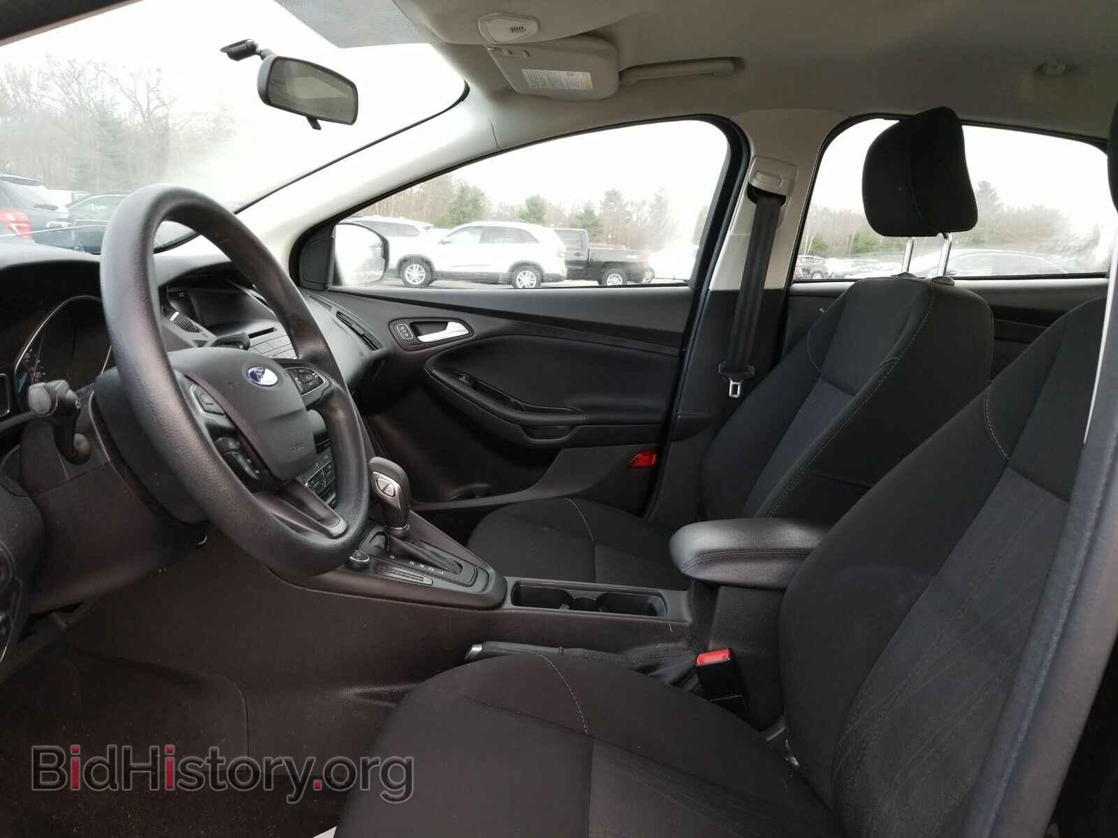 2017 Ford Focus - VIN: 1FADP3F21HL259474 - Фото 3