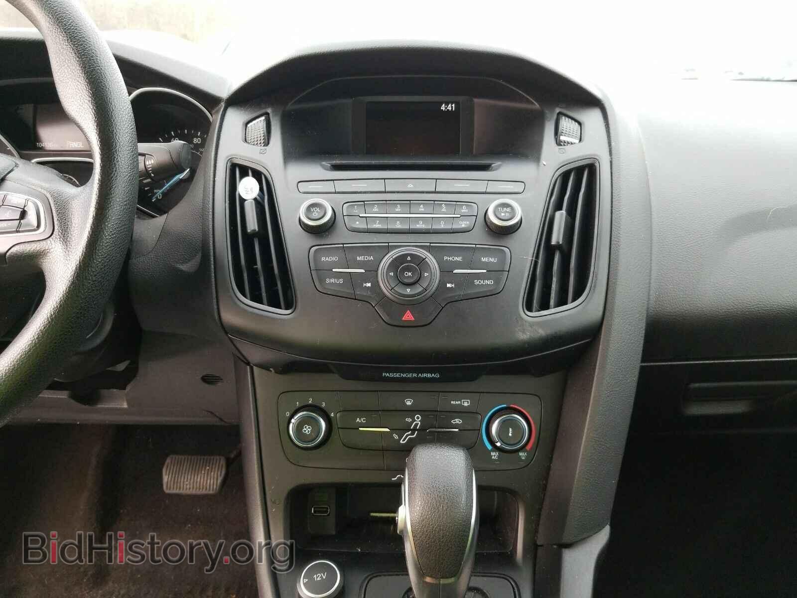 2017 Ford Focus - VIN: 1FADP3F21HL259474 - Фото 4