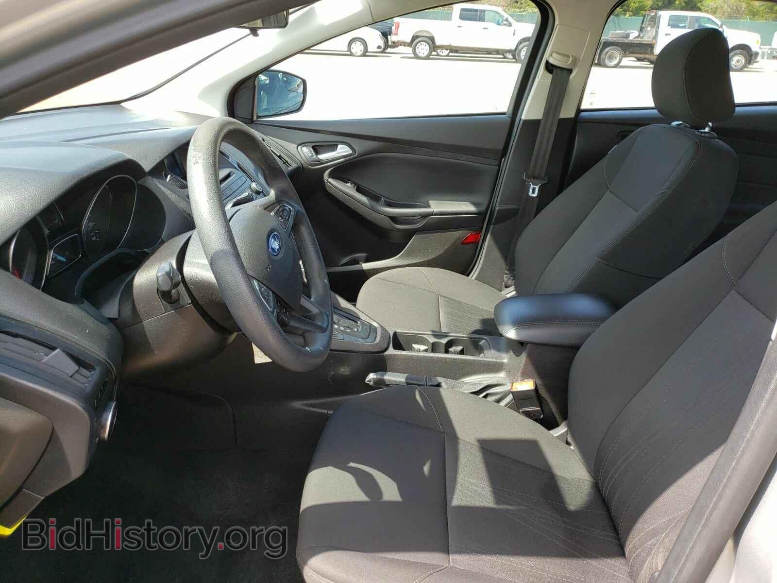 2015 Ford Focus - VIN: 1FADP3K26FL326430 - Photo 3