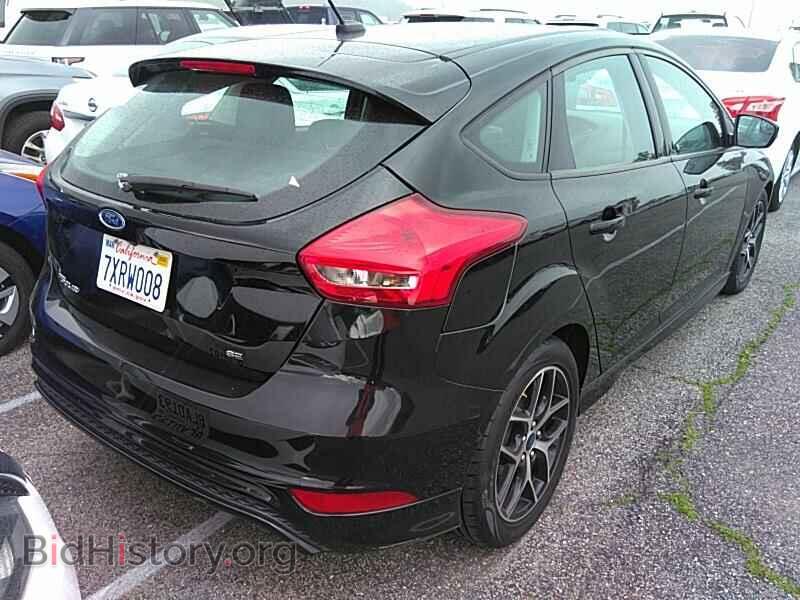2016 Ford Focus - VIN: 1FADP3K26GL405548 - Photo 2