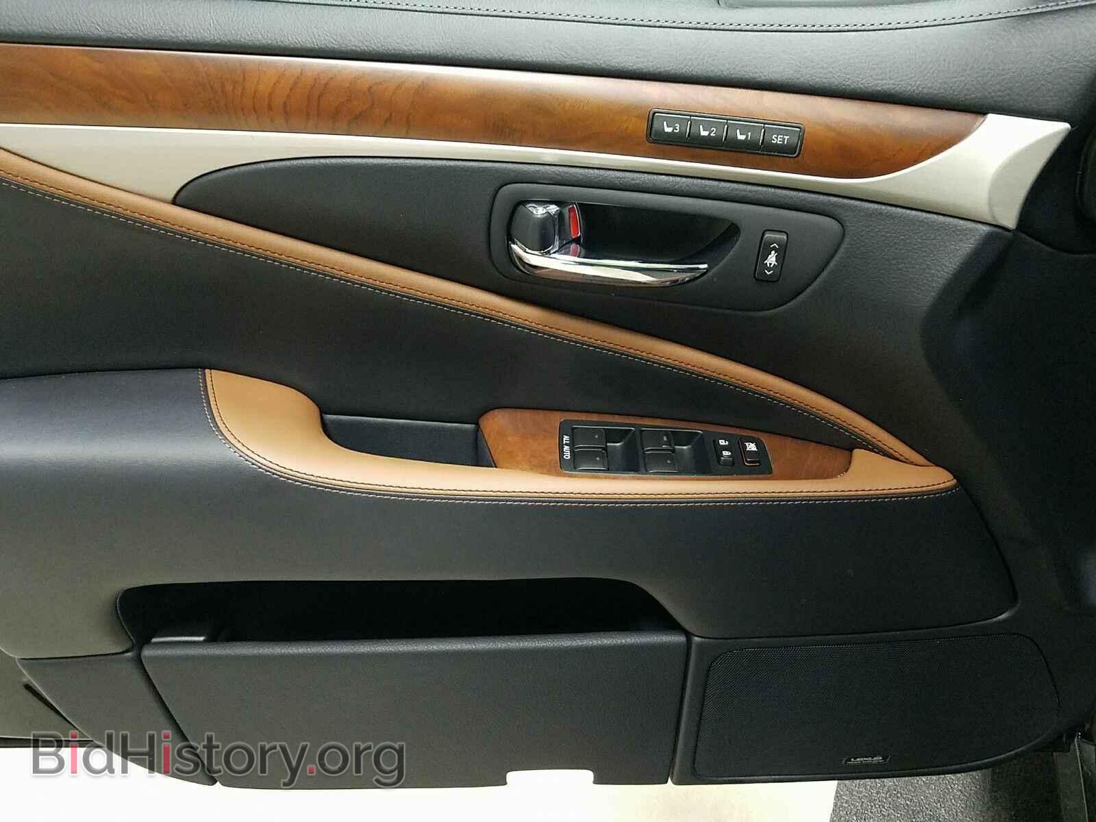 2017 Lexus LS - VIN: JTHBL5EF9H5144637 - Photo 9