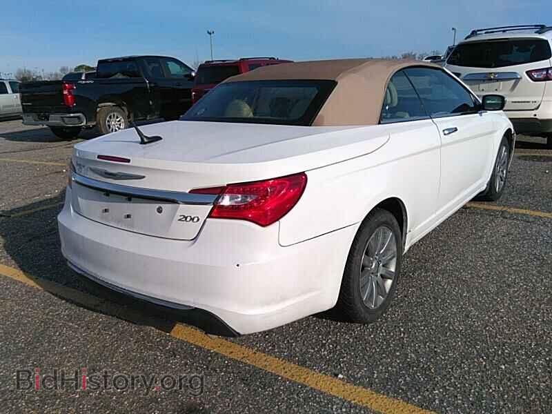 2013 Chrysler 200 - VIN: 1C3BCBEB8DN693502 - Photo 2