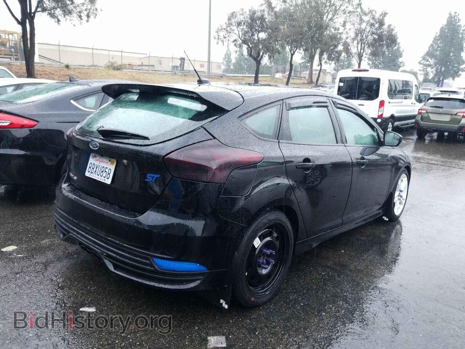 2018 Ford Focus - VIN: 1FADP3L98JL236541 - Фото 2