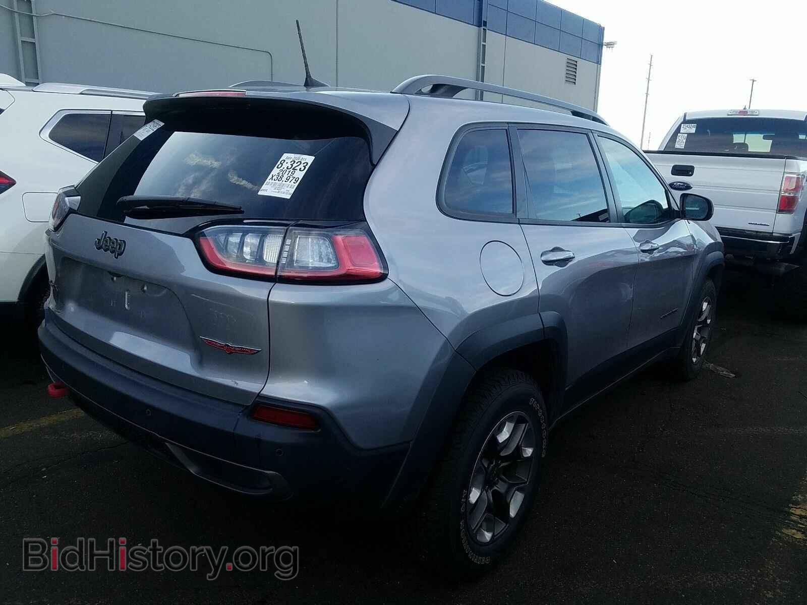 2019 Jeep Cherokee - VIN: 1C4PJMBX9KD359341 - Фото 2