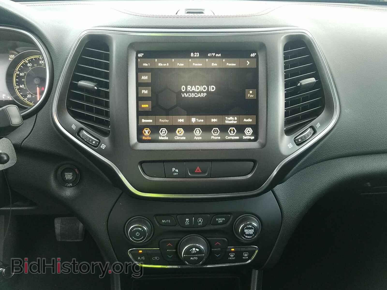 2019 Jeep Cherokee - VIN: 1C4PJMBX9KD359341 - Фото 4