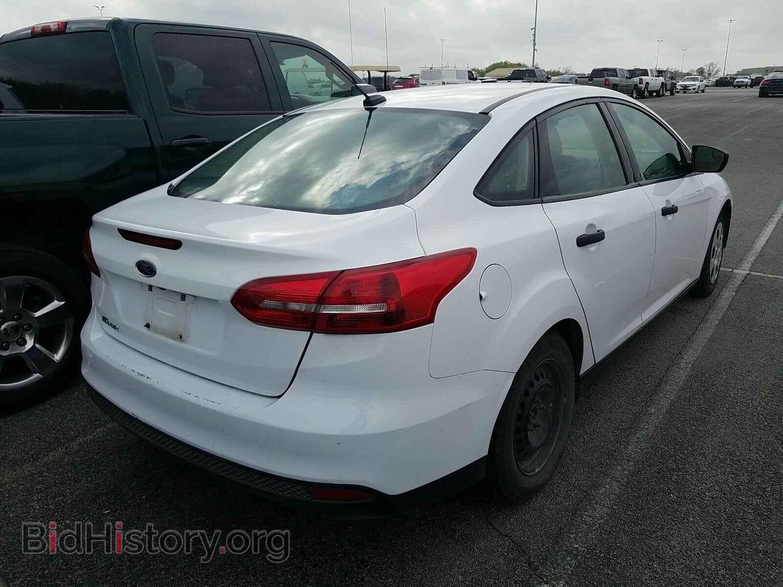 2017 Ford Focus - VIN: 1FADP3E20HL235443 - Фото 2
