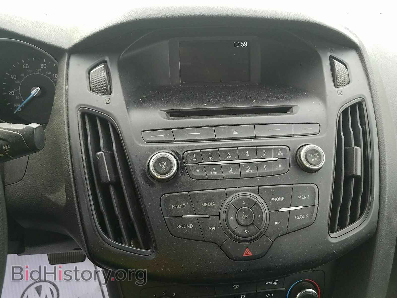 2017 Ford Focus - VIN: 1FADP3E20HL235443 - Фото 4