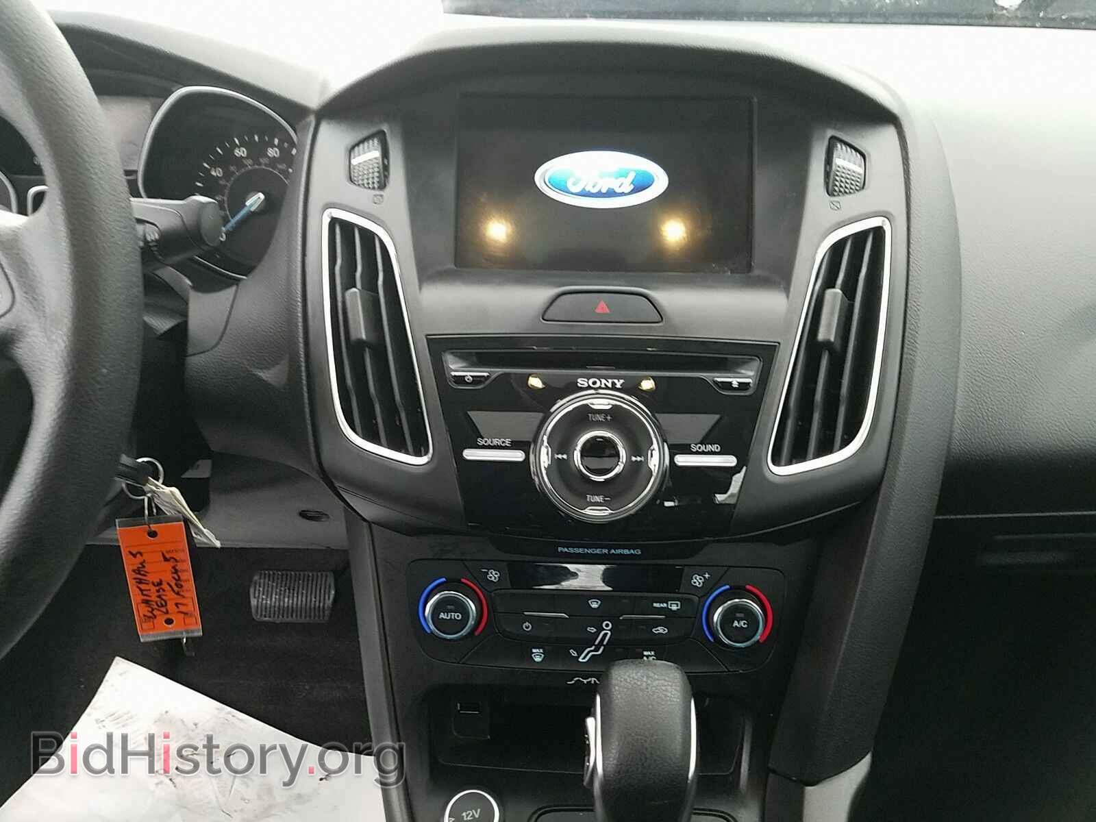 2017 Ford Focus - VIN: 1FADP3H27HL205352 - Фото 4