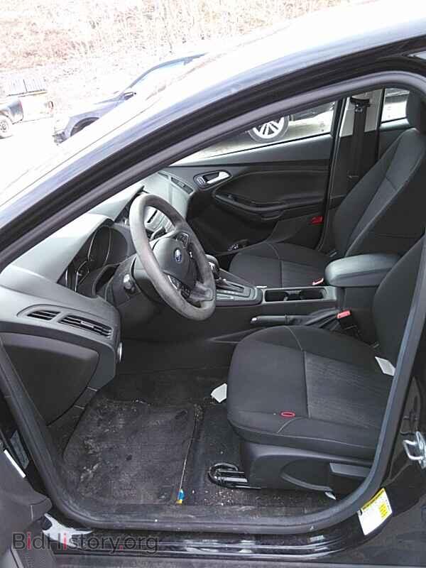 2017 Ford Focus - VIN: 1FADP3F23HL228744 - Фото 3