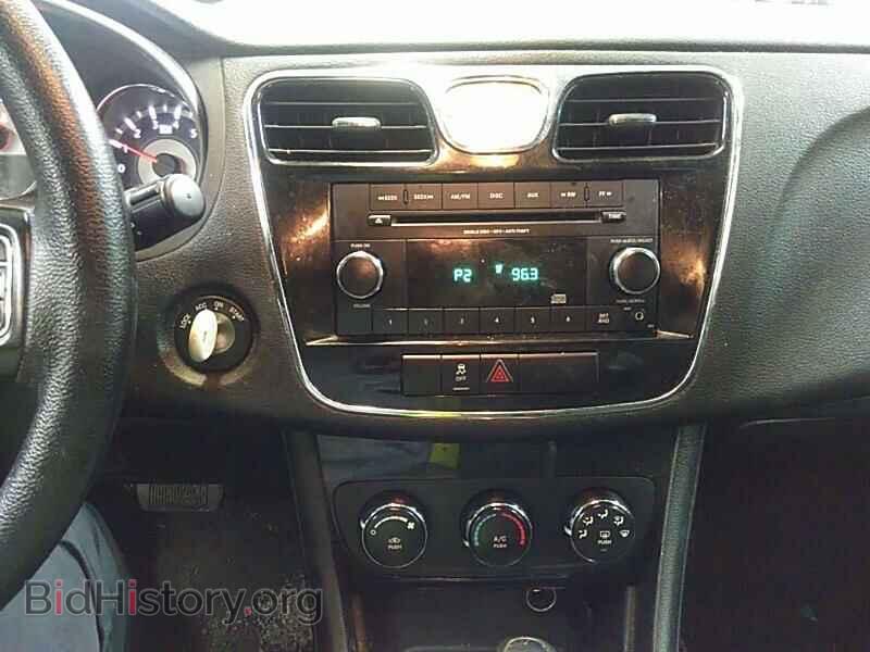 2014 Chrysler 200 - VIN: 1C3CCBAB3EN213944 - Фото 4