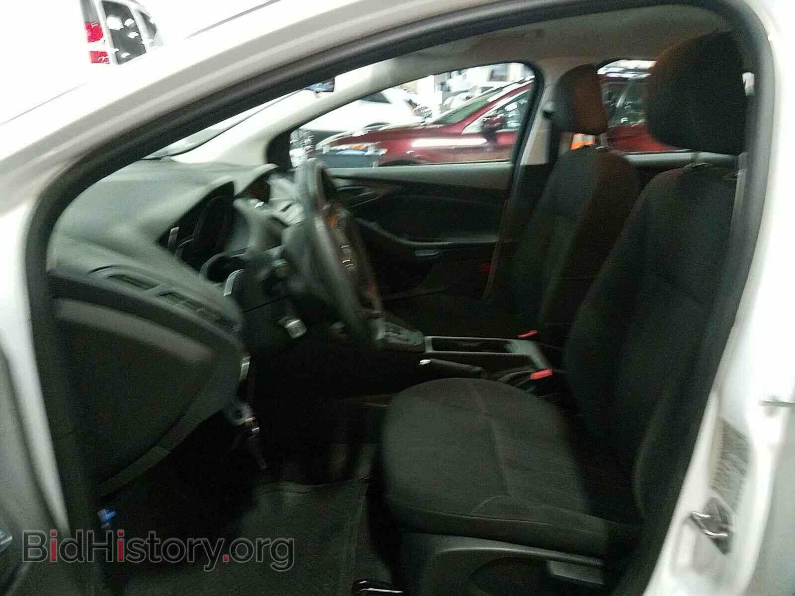 2016 Ford Focus - VIN: 1FADP3E20GL329708 - Photo 3
