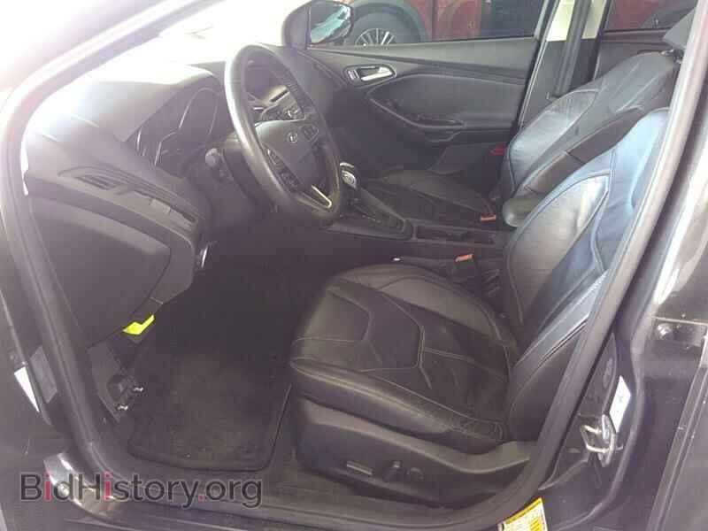 2016 Ford Focus - VIN: 1FADP3K29GL323894 - Photo 3