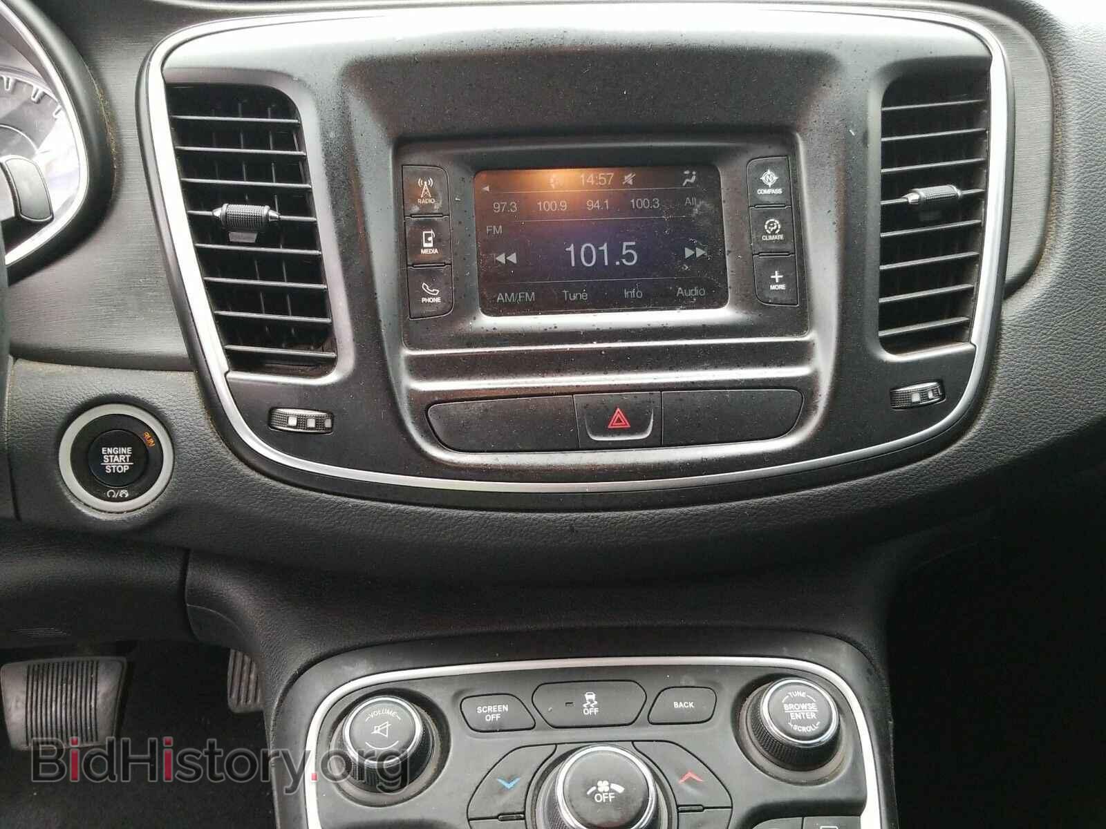 2016 Chrysler 200 - VIN: 1C3CCCFB6GN188734 - Фото 4