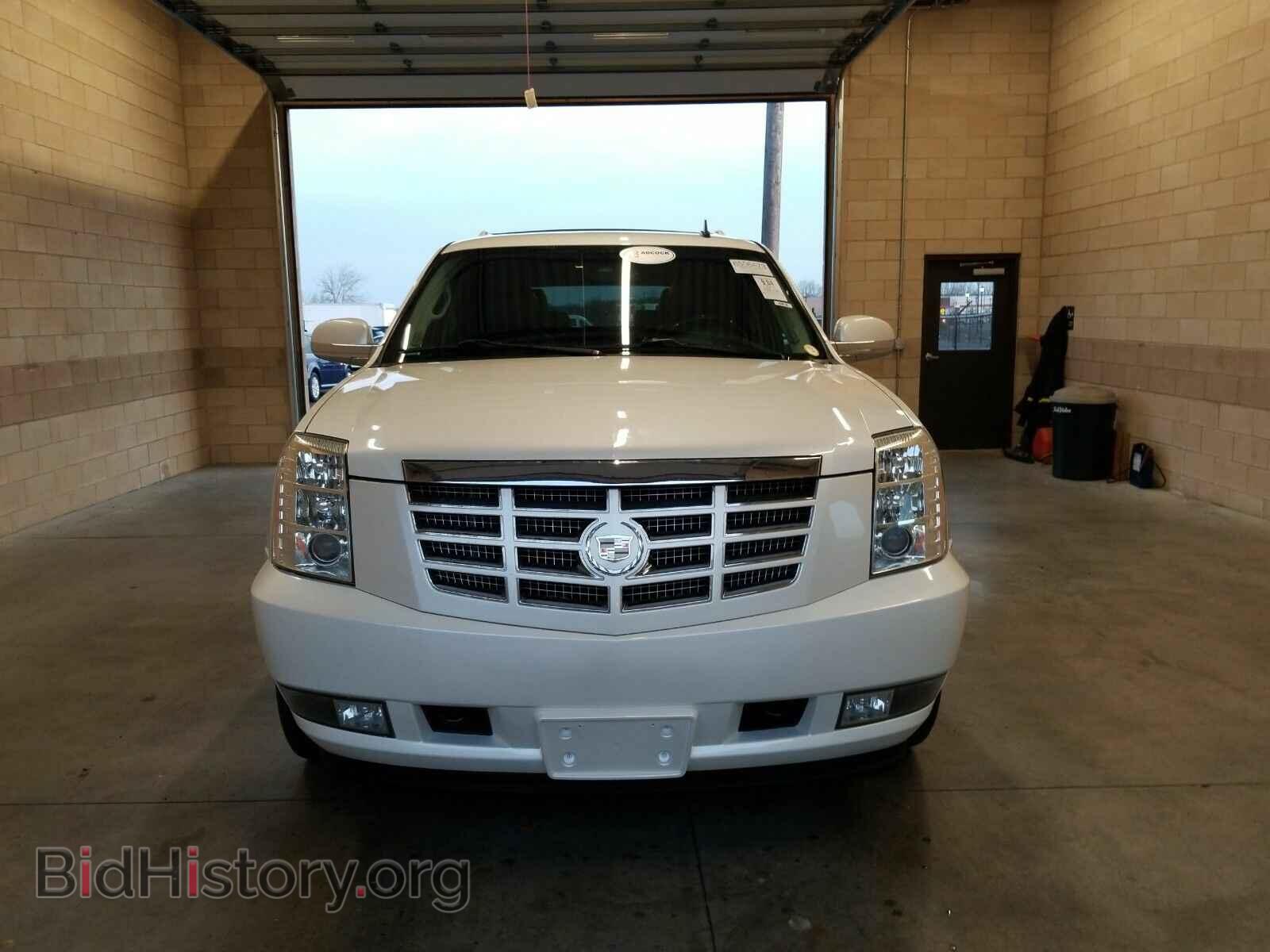 2011 Cadillac Escalade - VIN: 1GYS4BEF0BR162600 - Фото 2