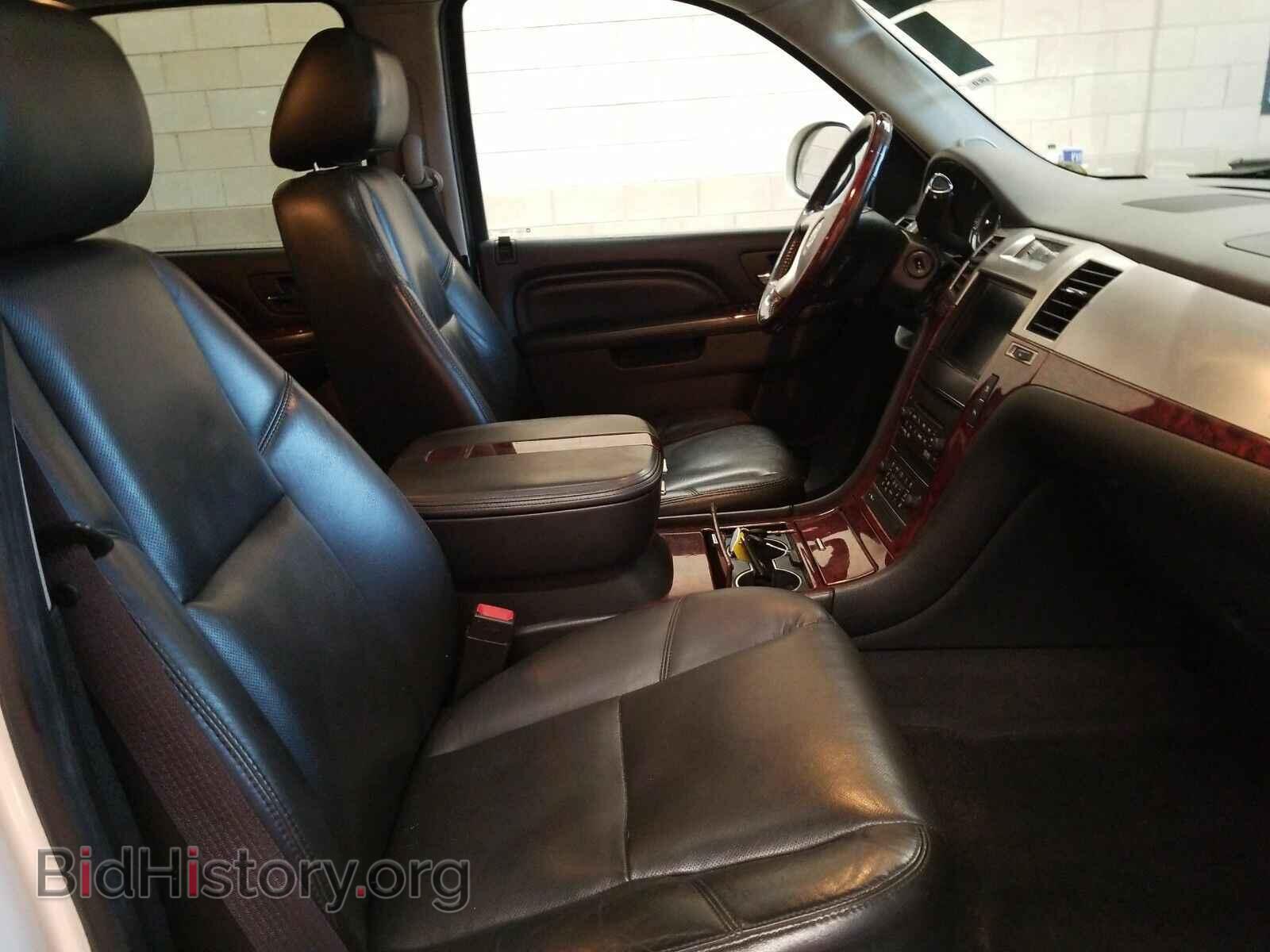 2011 Cadillac Escalade - VIN: 1GYS4BEF0BR162600 - Фото 8