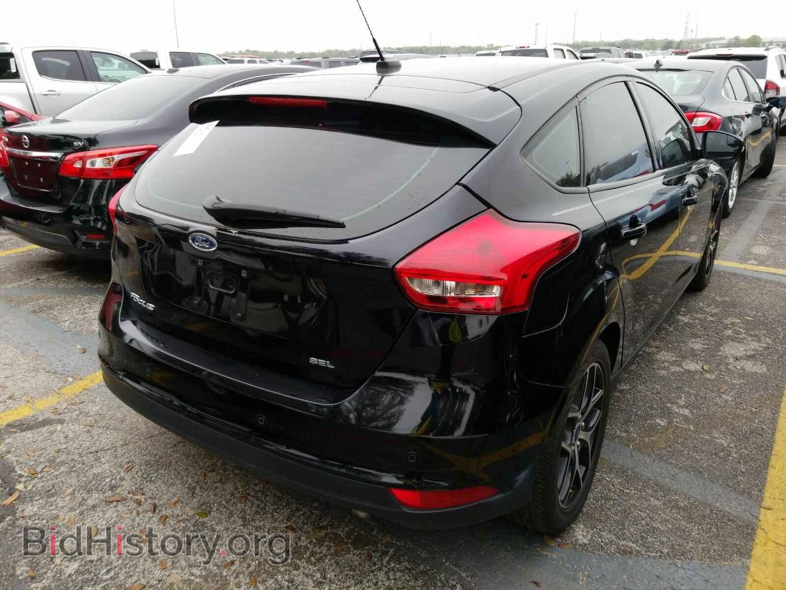 2017 Ford Focus - VIN: 1FADP3M28HL341429 - Фото 2