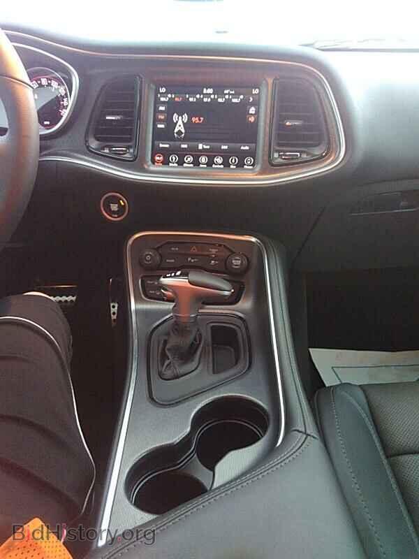 2018 Dodge Challenger - VIN: 2C3CDZBT7JH251810 - Фото 4