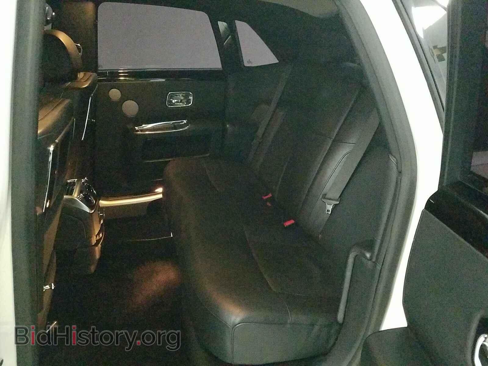 2012 Rolls-Royce Ghost - VIN: SCA664S59CUX50722 - Photo 13