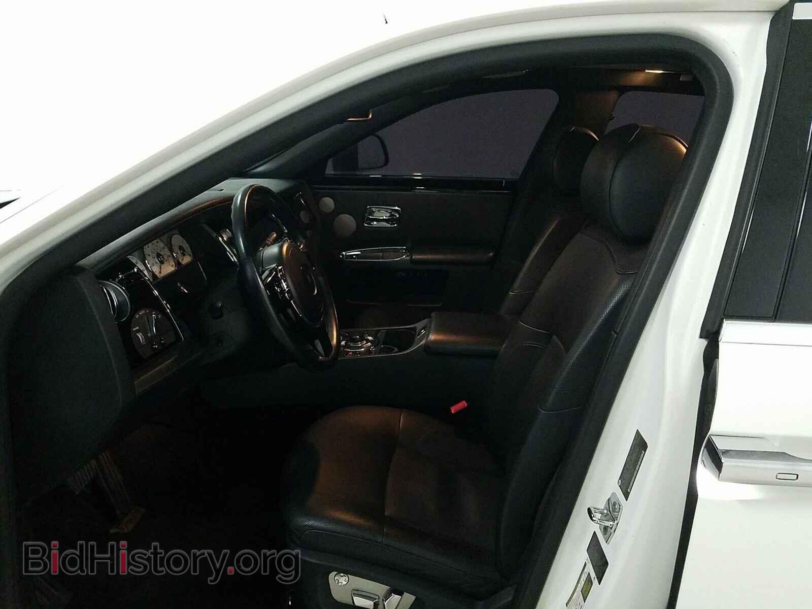 2012 Rolls-Royce Ghost - VIN: SCA664S59CUX50722 - Photo 7