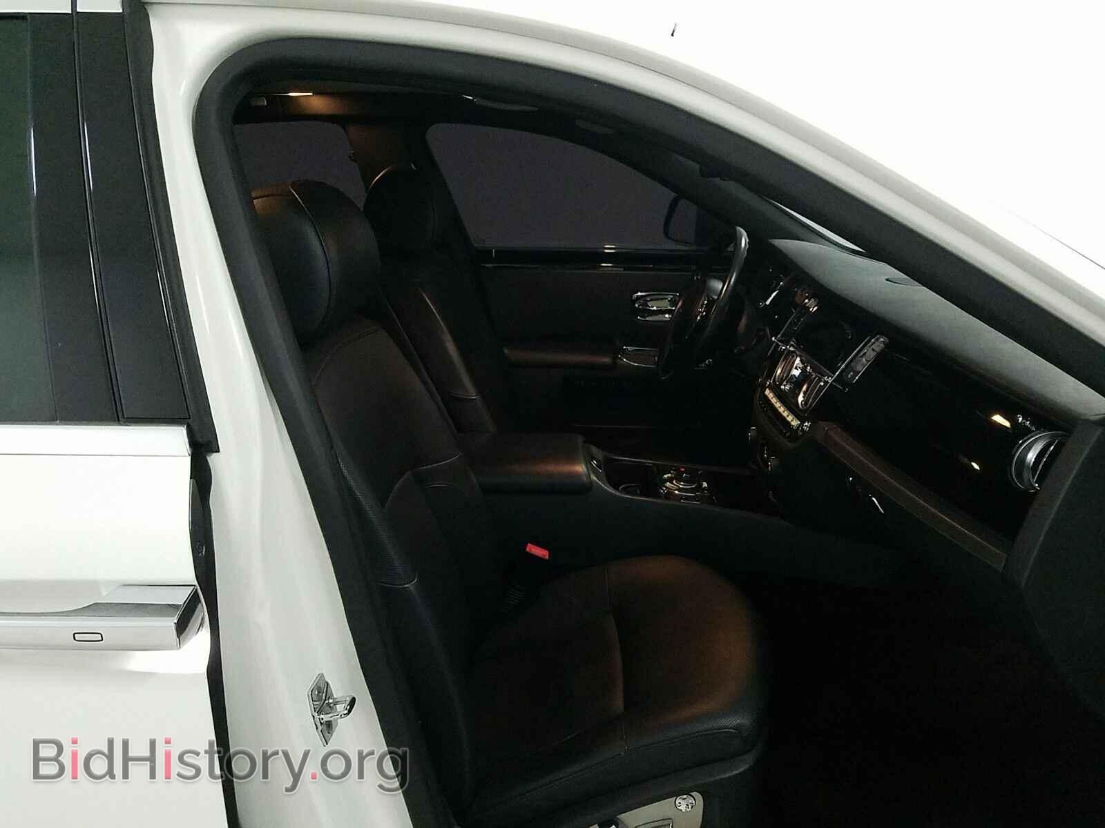 2012 Rolls-Royce Ghost - VIN: SCA664S59CUX50722 - Photo 8