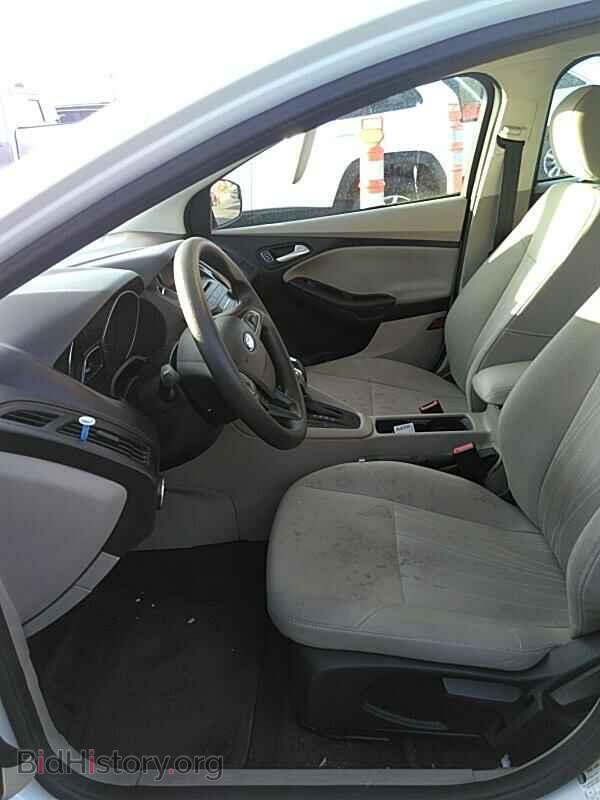 2016 Ford Focus - VIN: 1FADP3F25GL365165 - Фото 3