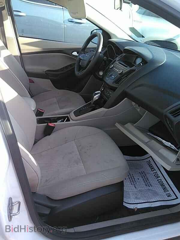 2016 Ford Focus - VIN: 1FADP3F25GL365165 - Фото 8