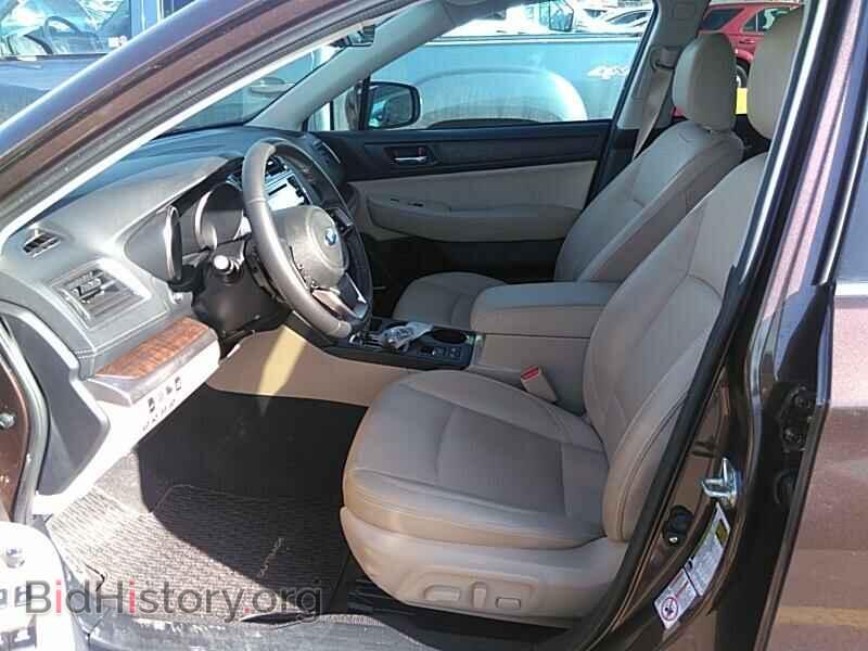 2019 Subaru Outback - VIN: 4S4BSANC2K3369953 - Фото 3