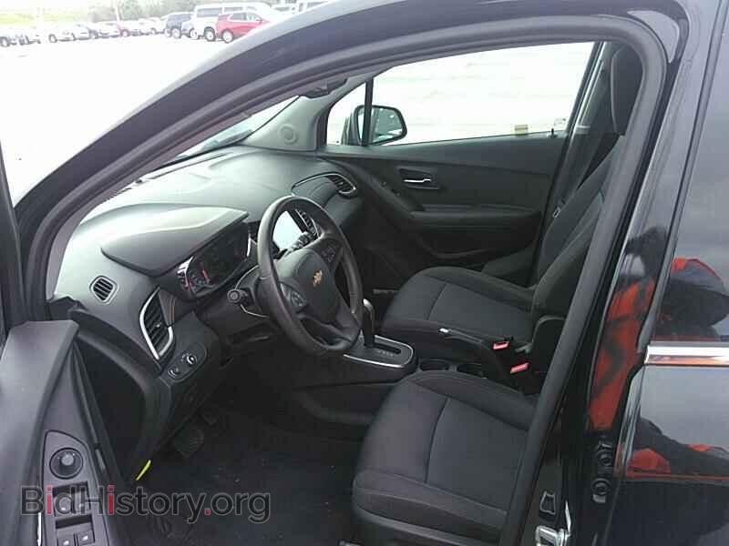 2017 Chevrolet Trax - VIN: 3GNCJLSB3HL179568 - Фото 3